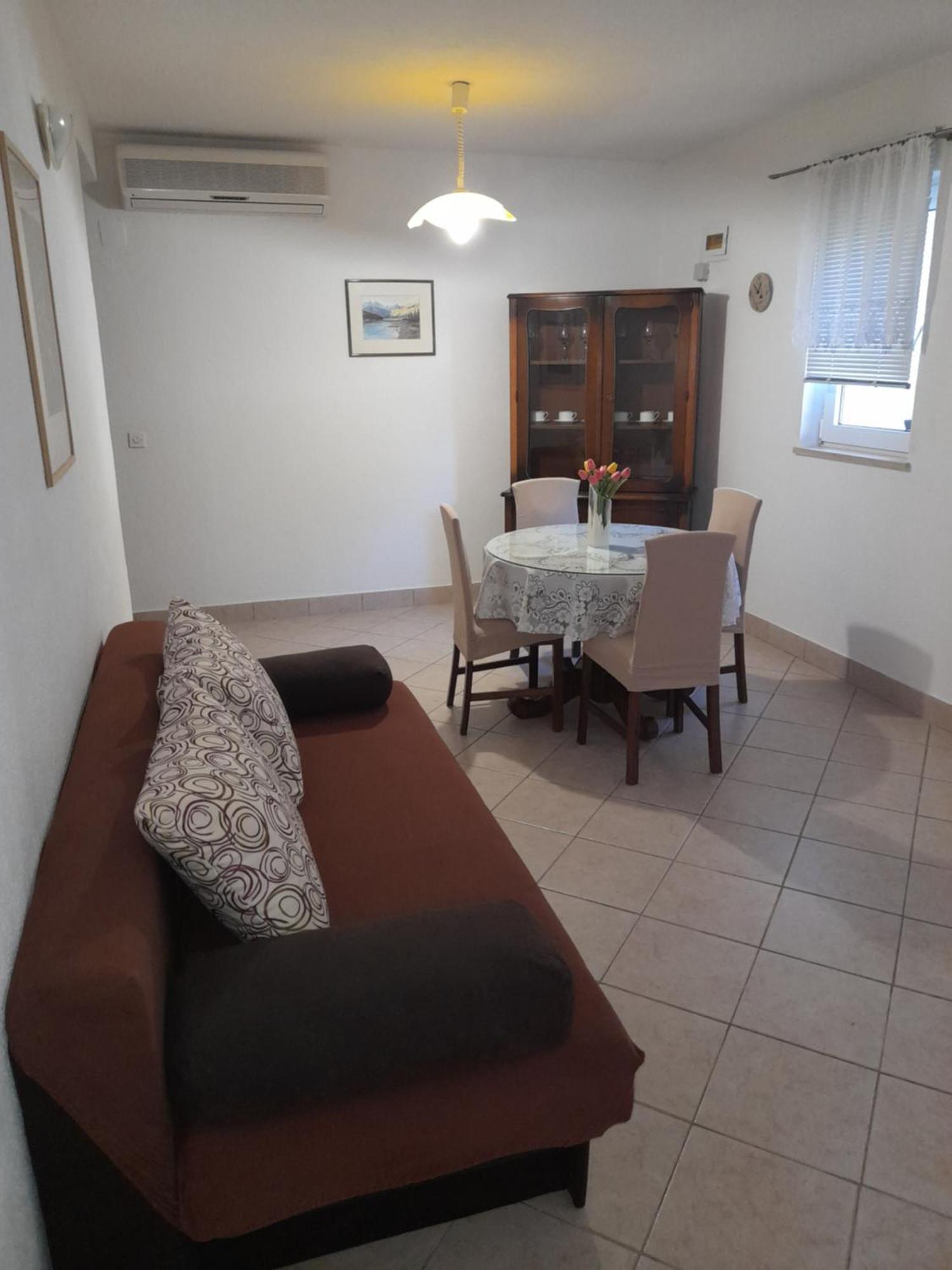 Apartments Nives Supetar Exterior photo