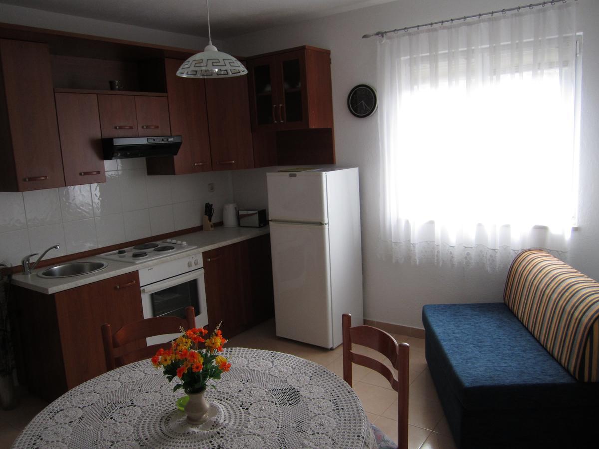 Apartments Nives Supetar Exterior photo